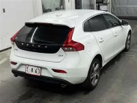 Volvo V40 лот № 90143 оценка 4  с аукциона в Японии 4
