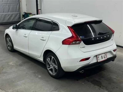 Volvo V40  с аукциона в Японии
