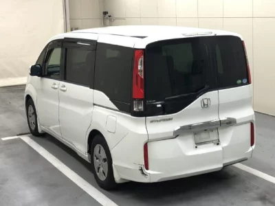 Honda STEP WAGON  с аукциона в Японии