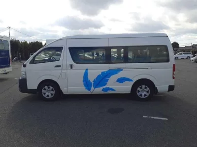 Toyota HIACE  с аукциона в Японии