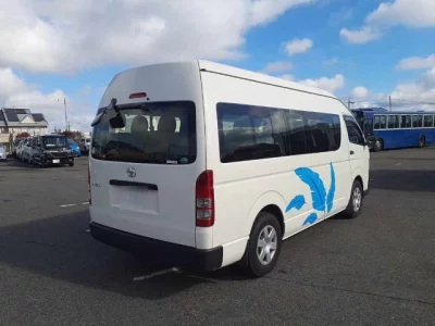 Toyota HIACE  с аукциона в Японии