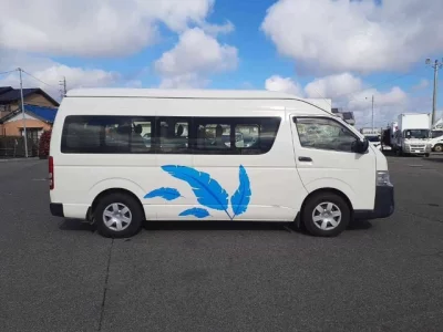 Toyota HIACE  с аукциона в Японии