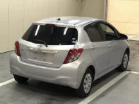 Toyota VITZ лот № 3059 оценка 3.5  с аукциона в Японии 3
