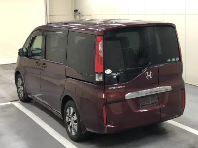 Honda STEP WAGON  с аукциона в Японии