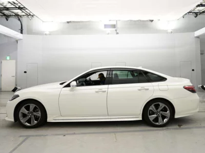 Toyota CROWN  с аукциона в Японии