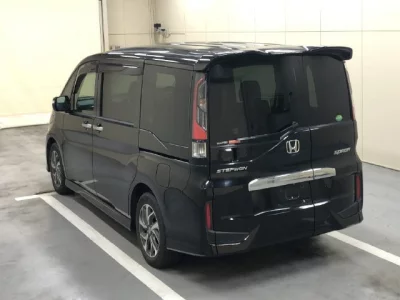 Honda STEP WAGON  с аукциона в Японии