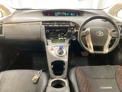 Toyota PRIUS PHV  с аукциона в Японии