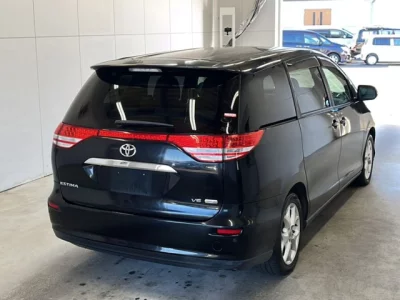Toyota ESTIMA  с аукциона в Японии