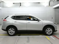 Nissan X-TRAIL лот № 30618 оценка R  с аукциона в Японии 2