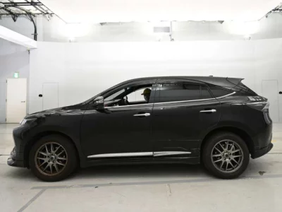 Toyota HARRIER  с аукциона в Японии