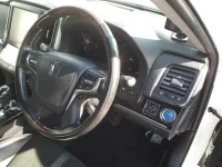 Toyota CROWN лот № 30635 оценка 4  с аукциона в Японии 8