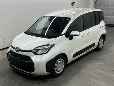 Toyota SIENTA  с аукциона в Японии