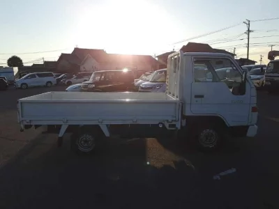 Toyota HIACE TRUCK