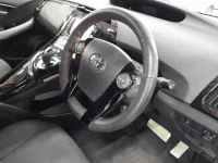 Toyota PRIUS лот № 30675 оценка R  с аукциона в Японии 8