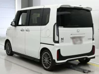 Honda N BOX лот № 107 оценка 4  с аукциона в Японии 5