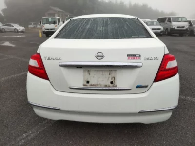 Nissan TEANA  с аукциона в Японии