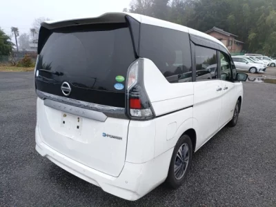 Nissan SERENA  с аукциона в Японии