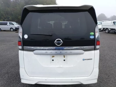 Nissan SERENA  с аукциона в Японии
