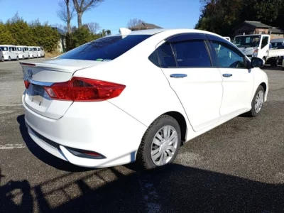 Honda GRACE  с аукциона в Японии