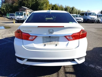 Honda GRACE  с аукциона в Японии