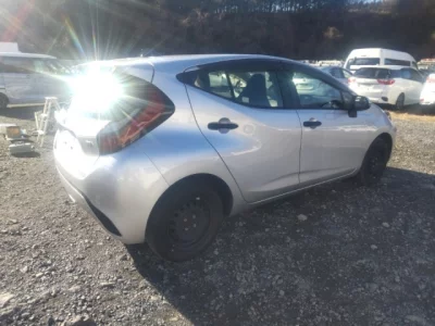 Toyota AQUA  с аукциона в Японии