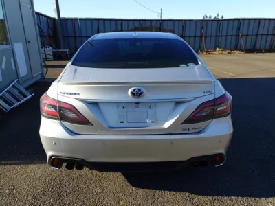 Toyota CROWN  с аукциона в Японии