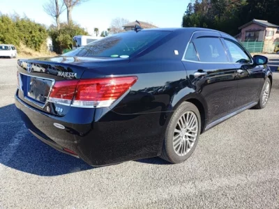 Toyota CROWN  с аукциона в Японии