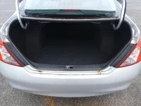 Nissan LATIO лот № 26212 оценка 3.5  с аукциона в Японии 6