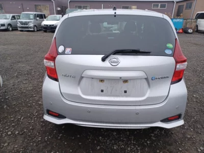 Nissan NOTE  с аукциона в Японии