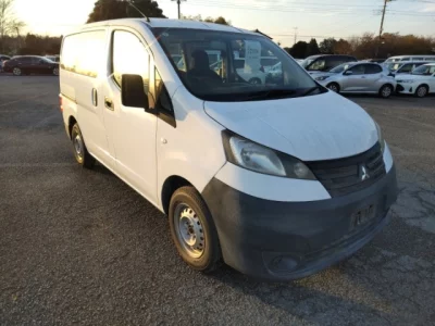 Mitsubishi DELICA  с аукциона в Японии