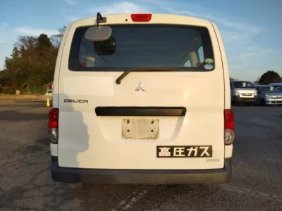 Mitsubishi DELICA  с аукциона в Японии