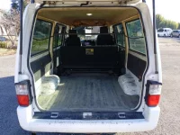 Mazda BONGO VAN лот № 26118 оценка 3.5  с аукциона в Японии 6