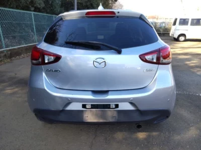 Mazda DEMIO  с аукциона в Японии