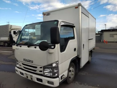 Isuzu ELF  с аукциона в Японии