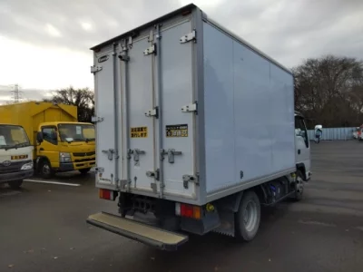 Isuzu ELF  с аукциона в Японии