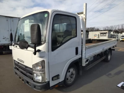 Isuzu ELF  с аукциона в Японии