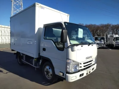 Isuzu ELF  с аукциона в Японии