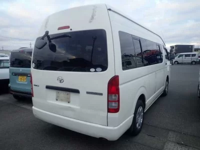 Toyota HIACE  с аукциона в Японии