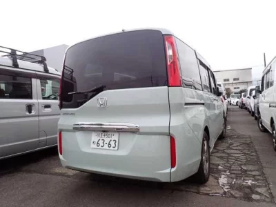 Honda STEP WAGON  с аукциона в Японии