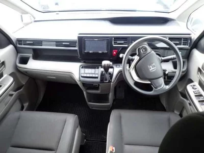 Honda STEP WAGON  с аукциона в Японии