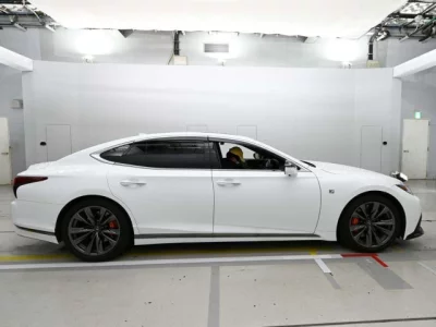 Lexus LS  с аукциона в Японии