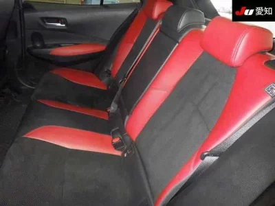 Toyota COROLLA SPORT  с аукциона в Японии