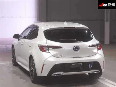 Toyota COROLLA SPORT  с аукциона в Японии