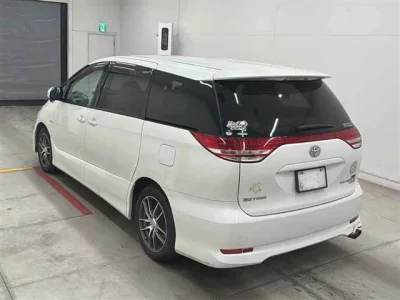 Toyota ESTIMA  с аукциона в Японии