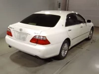 Toyota CROWN лот № 7009 оценка 3.5  с аукциона в Японии 1