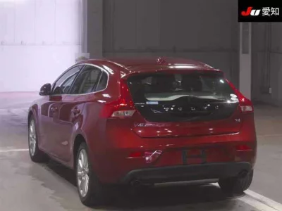 Volvo V40  с аукциона в Японии