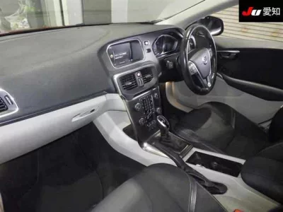 Volvo V40  с аукциона в Японии