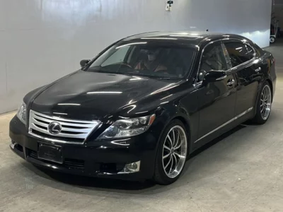 Lexus LS  с аукциона в Японии