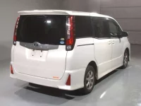 Toyota NOAH лот № 12 оценка 3  с аукциона в Японии 1