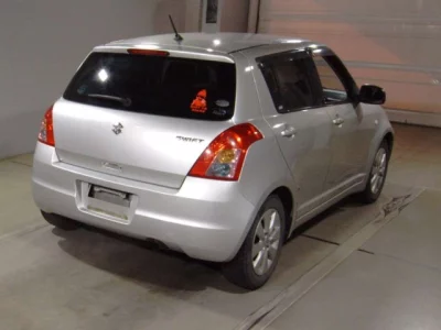 Suzuki SWIFT  с аукциона в Японии